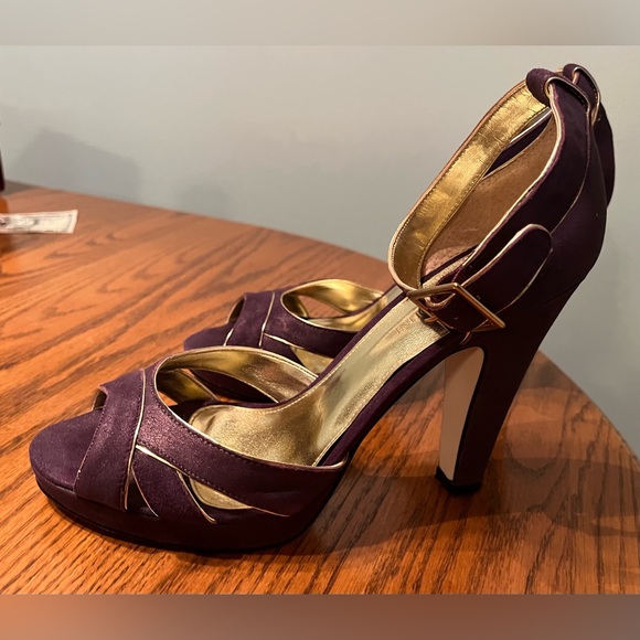 Enzo Angiolini Eavikky Dark Purple & Gold Suede heels - Picture 3 of 7